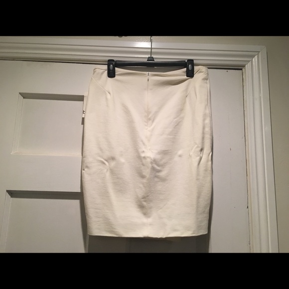 White layered skirt / white skirt - Picture 2 of 2